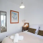 Heavenly & Cozy Parisian Flat - Place Voltaire Апартаменты