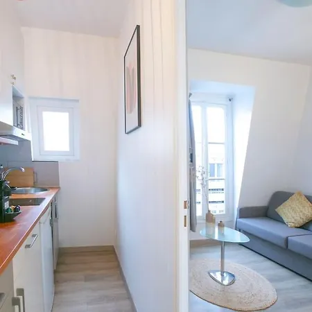 Heavenly & Cozy Parisian Flat - Place Voltaire Apartment Paris