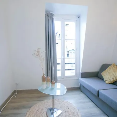 Heavenly & Cozy Parisian Flat - Place Voltaire