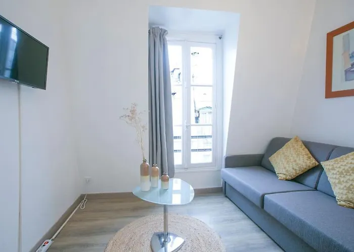 Heavenly & Cozy Parisian Flat - Place Voltaire